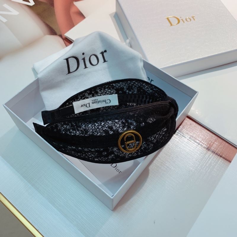 CHRISTIAN DIOR